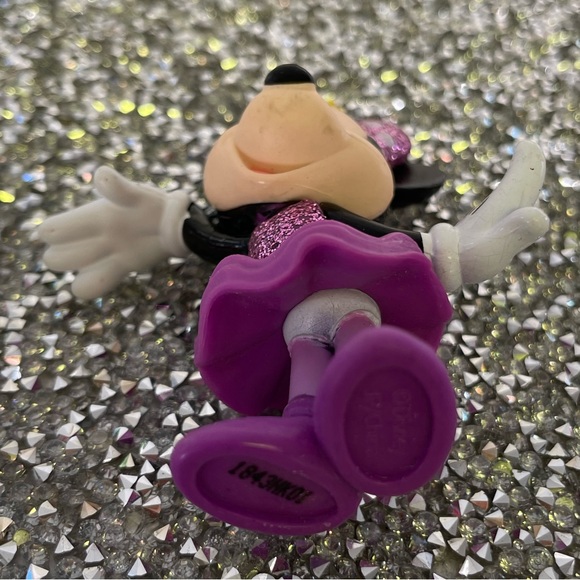 Minnie Mouse Figurine - Picture 7 of 10